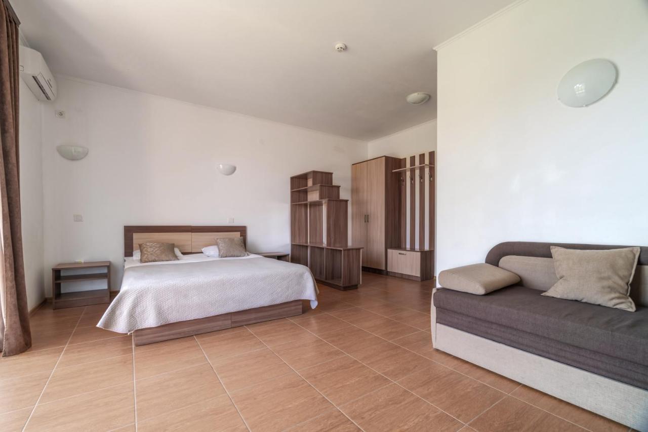 Пальмира Hotel Koblevo Luaran gambar