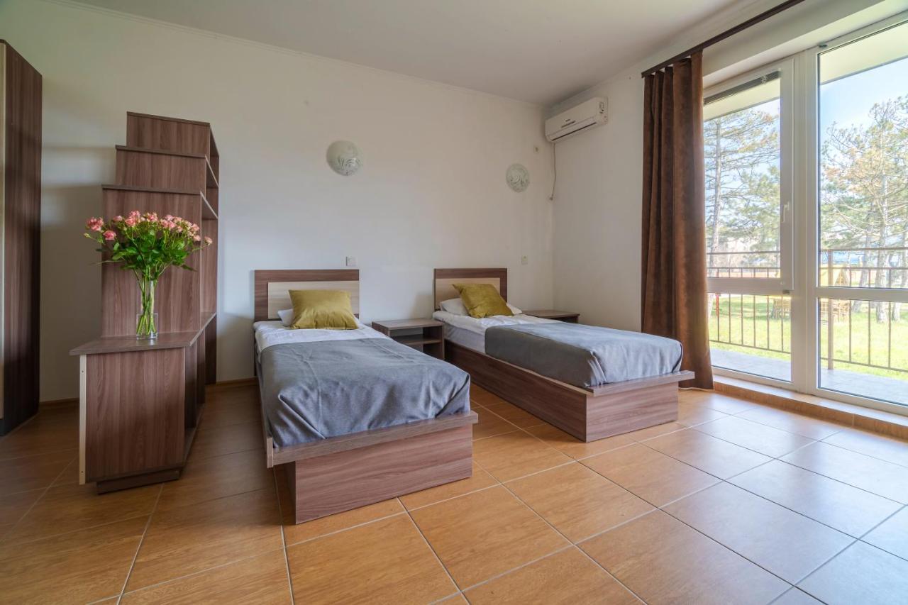 Пальмира Hotel Koblevo Luaran gambar